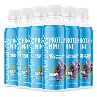 Viac fliaš Celebrate Protein Mini s príchuťou Grape na bielom pozadí