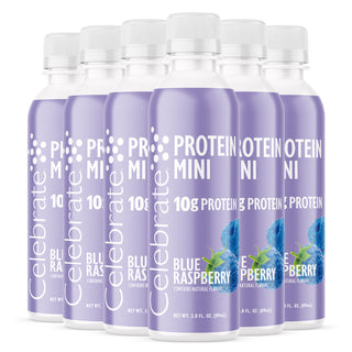 Viaceré fľaštičky Protein Mini s príchuťou modrá malina na bielom pozadí